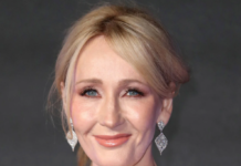 Les tendances de RIP JK Rowlings alors que la carrière de l'auteur est déclarée `` morte '' à cause de son dernier livre que beaucoup disent transphobe