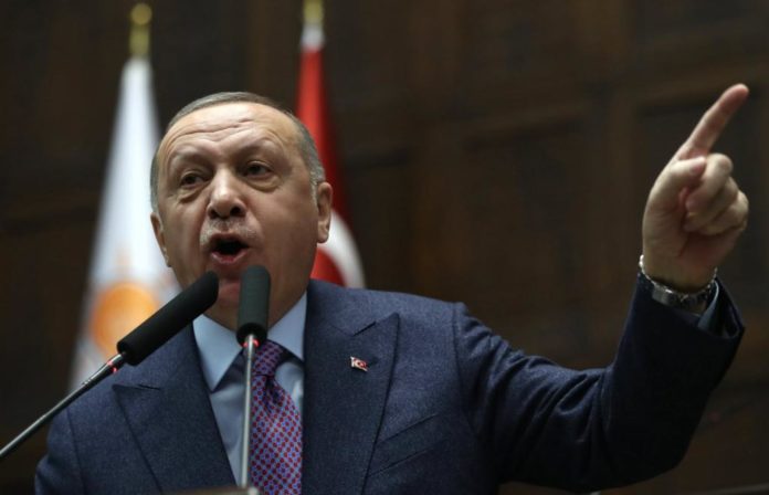 Islam : Pour Erdogan, Emmanuel Macron a «dépassé les bornes»