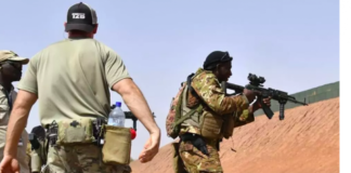 Mali : Les Etats-Unis suspendent leur aide militaire jusqu'à...