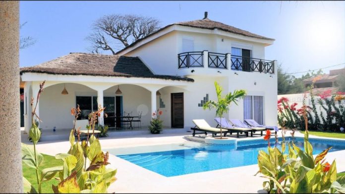 Sokhna Bator dévoile la luxueuse villa offerte à son “marabout” et “guide” Sokhna Aida Diallo