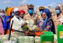 Le ministre Ndèye Saly Diop Dieng apporte sa contribution aux sinistrés de Keur Massar