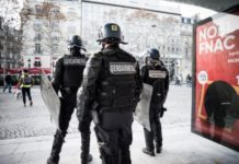 Affaire du Consulat de Paris : Les 2 gendarmes suspendus