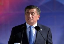 Crise politique au Kirghizstan : le président Sooronbaï Jeenbekov annonce sa démission