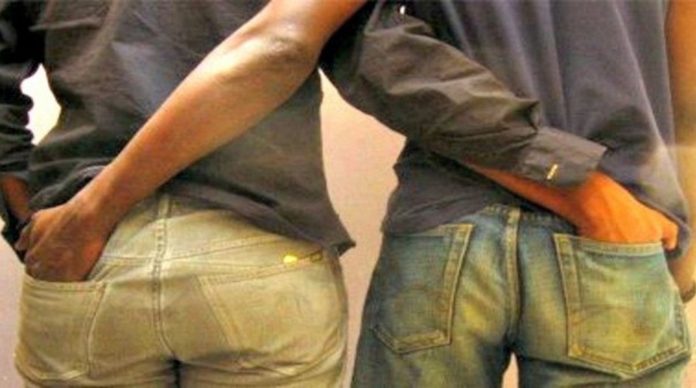 25 «homosexuels» arrêtés dans un appartement meublé à Sacré-Cœur