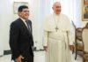 Le Pape François prie pour Diego Maradona, qu’il avait rencontré plusieurs fois