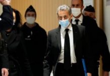 Au procès des "écoutes", 4 ans de prison dont 2 ferme requis contre Nicolas Sarkozy