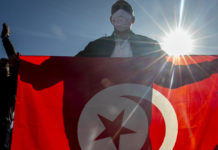 Les dix ans de la révolution tunisienne éclipsés par le coronavirus