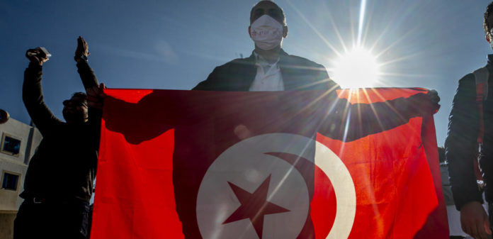 Les dix ans de la révolution tunisienne éclipsés par le coronavirus
