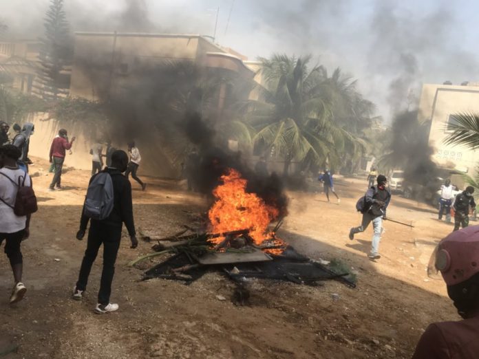 Mansour Faye membre de Pastef/Touba interpellé lors des violentes manifestations à Dakar : «Mouhamed Ndoye, le présumé pyromane, nous a confié qu’il a été violemment torturé par les policiers. Il nous a montré même des cicatrices»