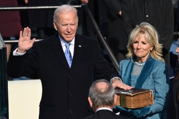 Un mois après son investiture, Joe Biden effectue son premier déplacement officiel