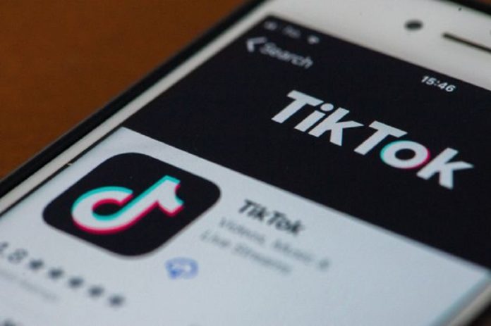 Réseaux sociaux: plainte en Europe contre TikTok