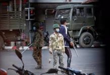 Face à la multiplication des arrestations nocturnes, les Birmans s'organisent