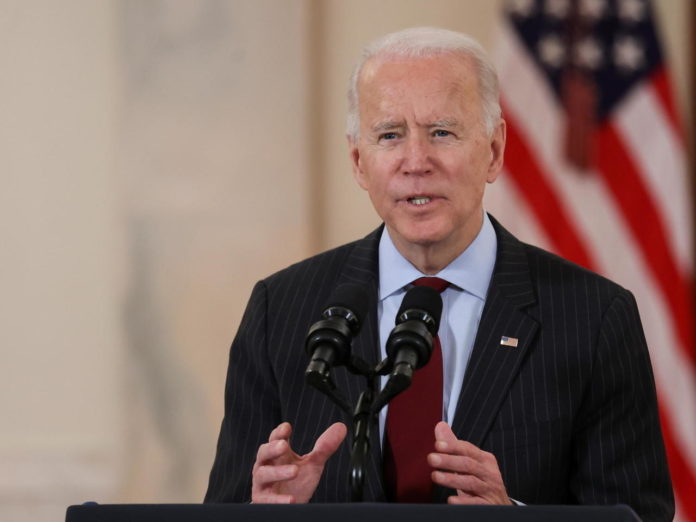 Une première conférence de presse pour Biden en pleine polémique sur les armes et les migrants