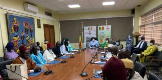 Abdoulaye Diouf Sarr rencontre le Comité de pilotage des 126 villages lébous