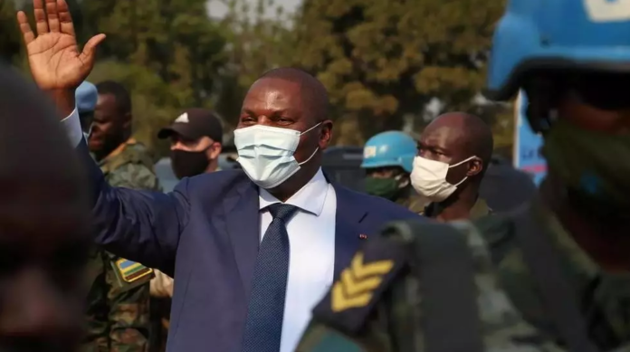 Centrafrique: Macron juge le président Touadéra «otage du groupe Wagner»