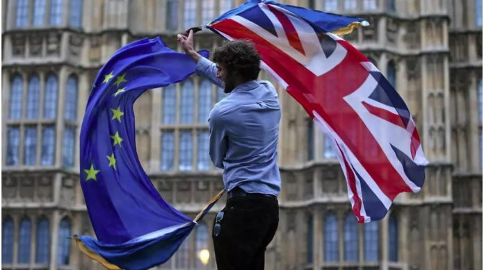 Royaume-Uni: la régularisation des papiers, casse-tête pour les ressortissants européens