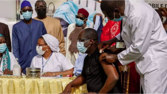 Synthèse de l’actualité du jour : Covid-19 Seulement 428 mille personnes vaccinées : Le Sénégal très loin du compte