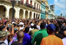 Cuba: l'internet, grand allié des manifestations inédites, coupé sur l'île