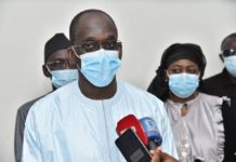 Covid-19 : Abdoulaye Diouf Sarr réceptionne 140.160 doses de vaccin astrazeneca