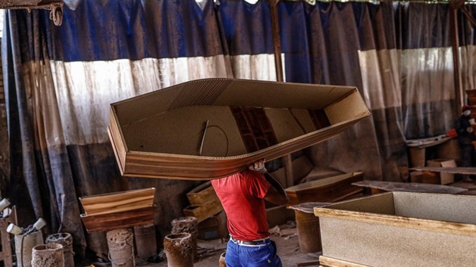 Covid-19 : la commercialisation des cercueils devenue un business très lucratif au Sénégal