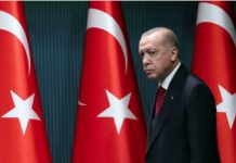 Afghanistan: Erdogan annonce que la Turquie a eu des entretiens avec des responsables talibans
