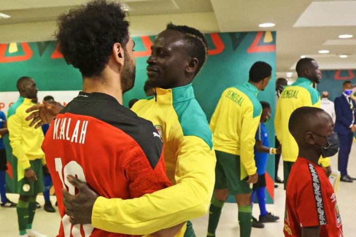 Retour à Liverpool : Sadio Mané et Mo’ Salah rentrent à bord du même avion