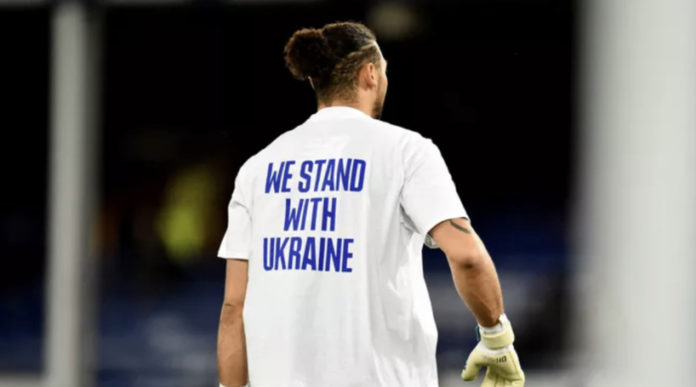 Premier League : la Chine interdit la retransmission des matches pour éviter la diffusion des signes de soutien à l'Ukraine