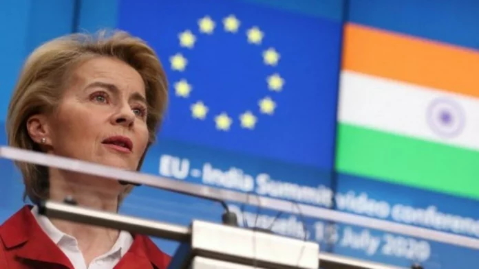 À New Delhi, Ursula von der Leyen veut éloigner l’Inde de la Russie et la rapprocher de l’UE