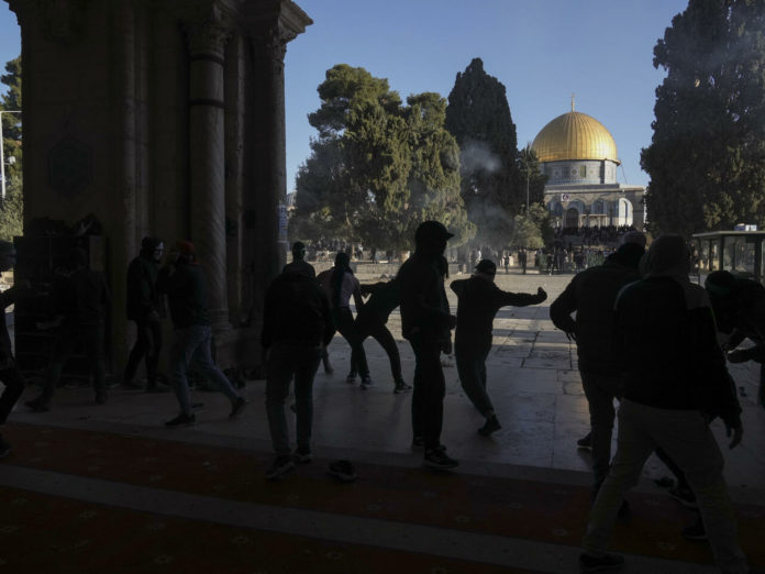 Tensions à Jérusalem: de nombreux blessés lors de heurts sur l'esplanade des Mosquées