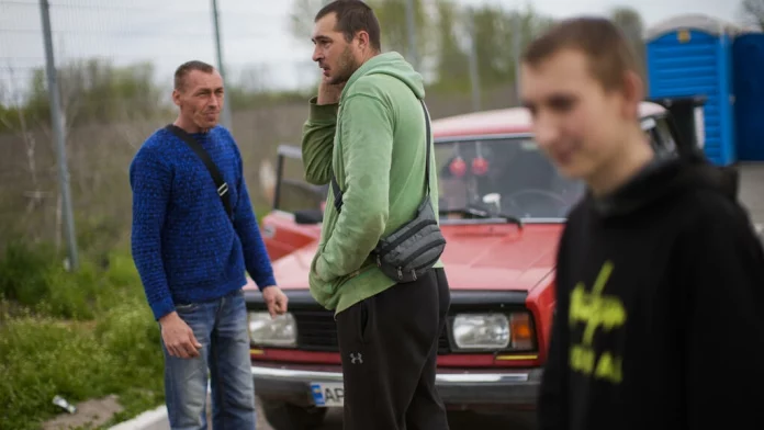 Ukraine: les déplacés de Kherson fuient «l’occupation» et gagnent les villes pro-Kiev