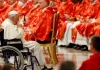 Le pape François reporte son voyage en Afrique en raison de douleurs au genou