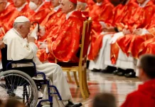 Le pape François reporte son voyage en Afrique en raison de douleurs au genou