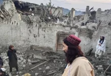 Afghanistan: près d'un millier de morts dans un puissant séisme