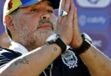 Mort de Maradona: Huit professionnels de santé seront jugés