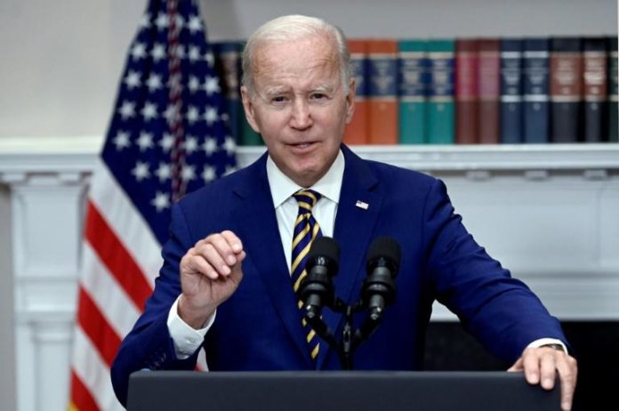 États-Unis : Joe Biden efface une partie de la dette étudiante