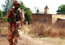 Mali: l'Allemagne suspend ses opérations militaires après…