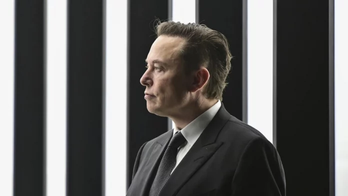 Pour racheter Twitter, Elon Musk revend 4 milliards d'action Tesla