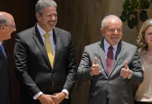 Bolsonaro reclus, Lula à la manœuvre pour construire son futur gouvernement