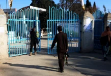 Afghanistan: après l’interdiction des universités aux femmes, des enseignants démissionnent