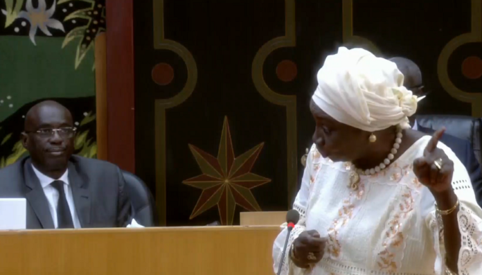 3ème mandat : Mimi Touré charge le PM à confirmer que Macky est out pour 2024
