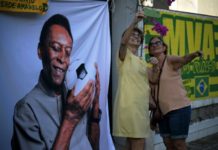 Brésil: le « Roi » Pelé repose dans sa dernière demeure
