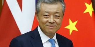 L'ambassadeur de Chine au Royaume-Uni «like» un tweet porno, une enquête est demandée