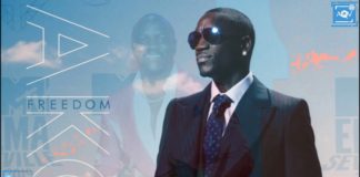 Portrait de Akon rappeur né avec le gêne de la musique hérité de son père le batteur jazz sénégalais Mor Dogo Thiam, très populaire dans les années 70.