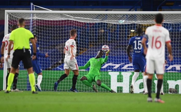 Ligue des Champions : Gomis et Mendy calent d'entrée, le Barça déroule