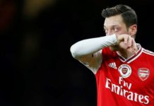 Arsenal met définitivement Mesut Özil au placard !