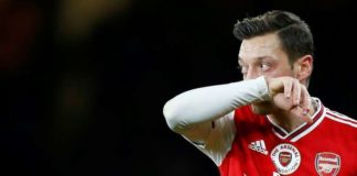 Arsenal met définitivement Mesut Özil au placard !