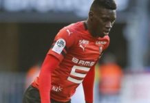 Liverpool veut renforcer son secteur offensif et a fait d'Ismaïla Sarr une priorité. Ce vendredi, une offre de 25 millions de Livres Sterling a été transmise par les dirigeants des Reds. Une proposition rejetée les Hornets qui estiment que leur pépite vaut le double. Affaire à suivre.