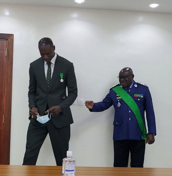 Officiel: Gorgui Sy Dieng a reçu sa médaille de chevalier de l’ordre national du lion, Regardez!