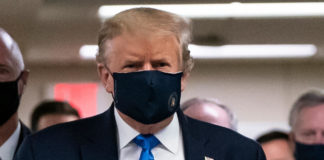 Présidentielle américaine: testé négatif, Trump tient son premier meeting en Floride