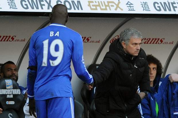 Foot: Demba Ba avoue avoir été en colère contre José Mourinho lors du PSG-Chelsea de 2014